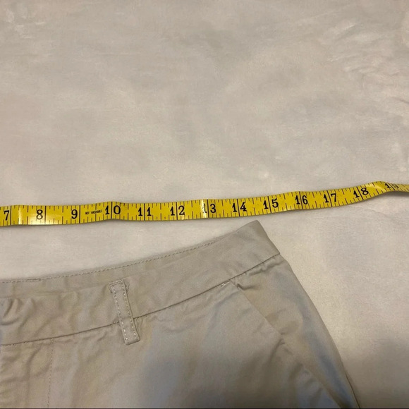 Old Navy Khaki Shorts 6 - Picture 8 of 13